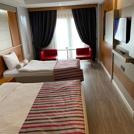 May Park Hotel İzmir Buitenkant foto
