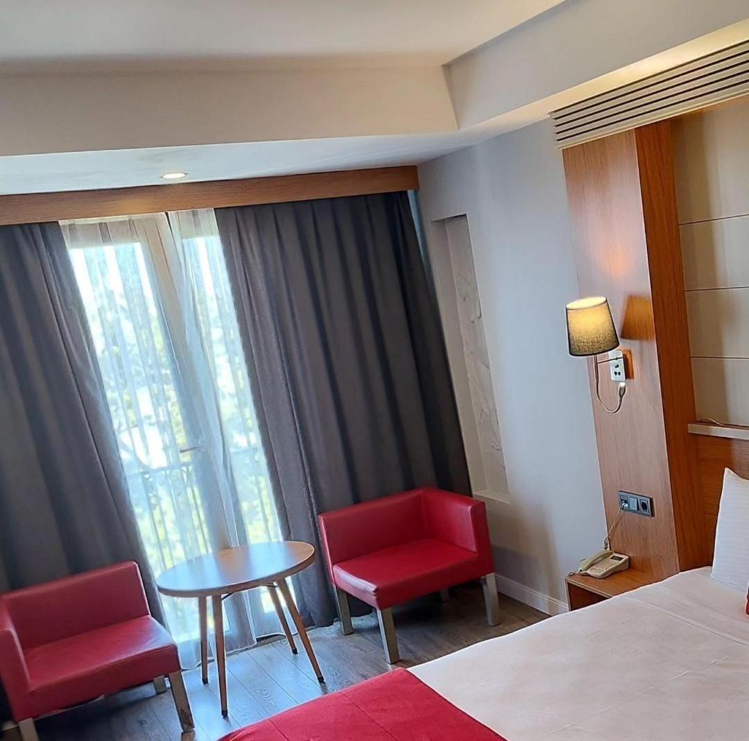 May Park Hotel İzmir Buitenkant foto