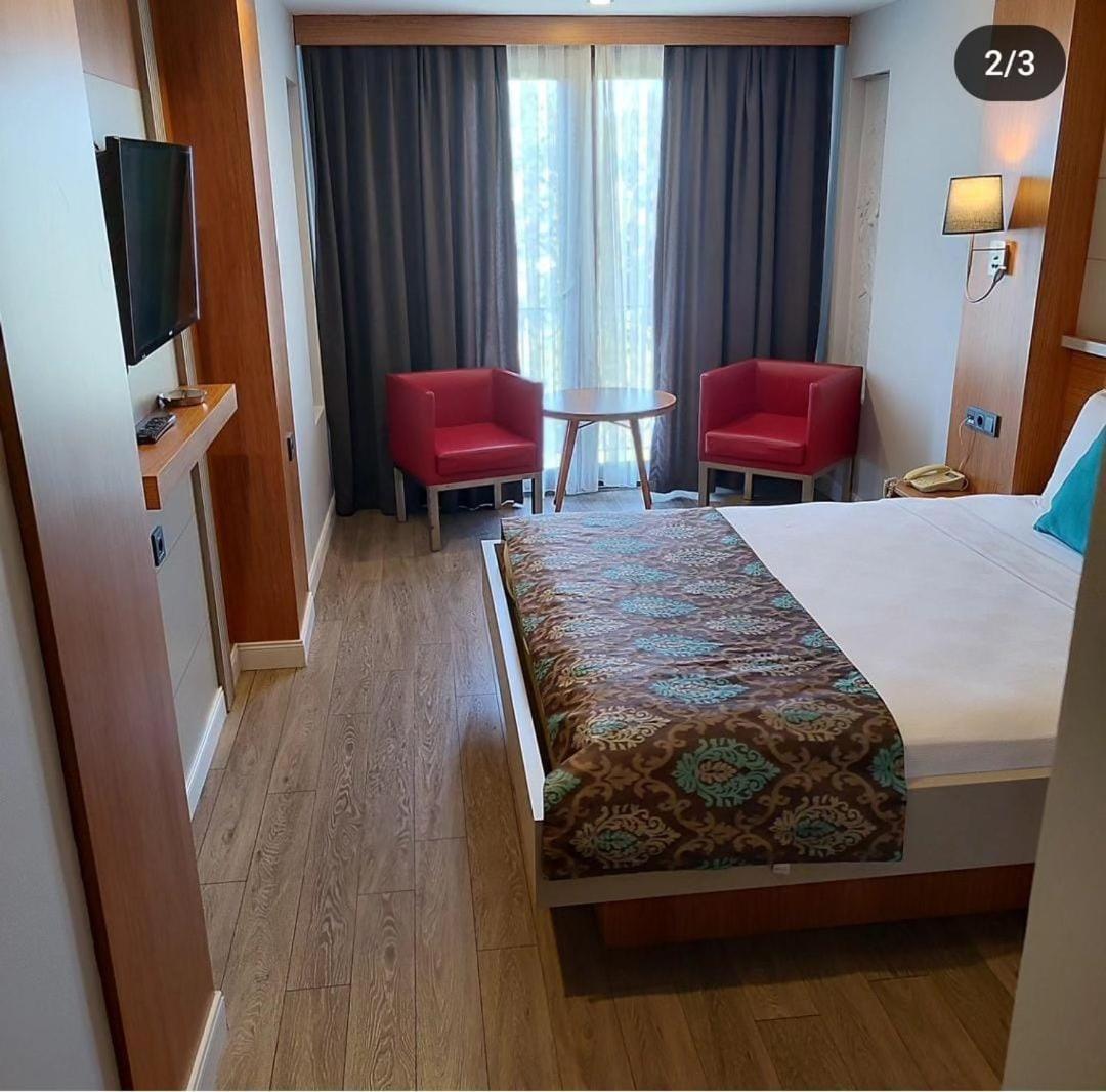 May Park Hotel İzmir Buitenkant foto