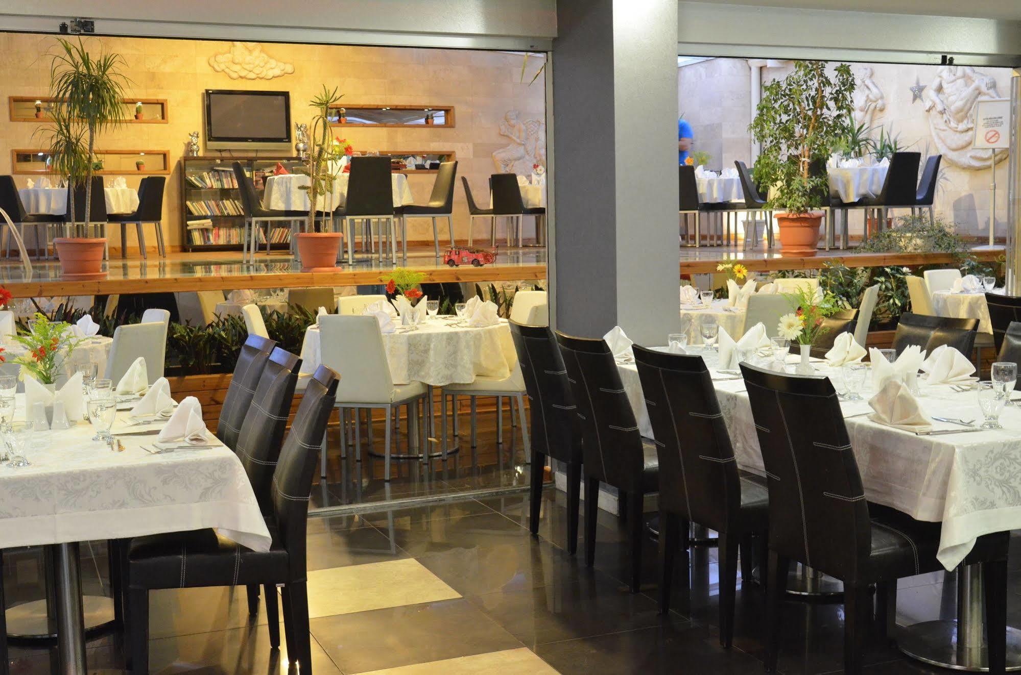 May Park Hotel İzmir Buitenkant foto